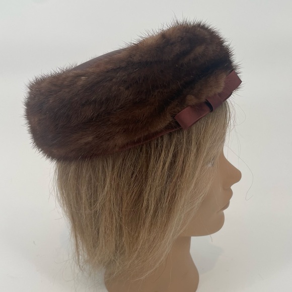 Vintage G. Fox 1950s-1960s Auburn Brown Mink Pillbox Fur Hat - Picture 3 of 9